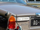 an image of a car parked in front of a house