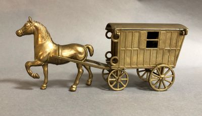 Diligence en bronze composée d'un cheval et d'un carrosse à …