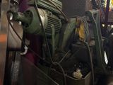 une machine qui se trouve à l'intérieur d'un bâtiment