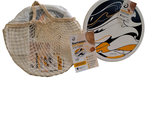 un sac de provisions posé à côté d'un autre sac de provisions