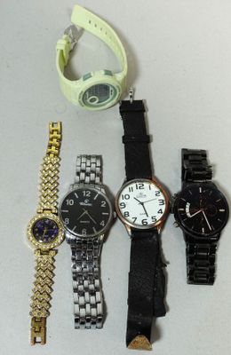 Lot de 5 montres en l'état