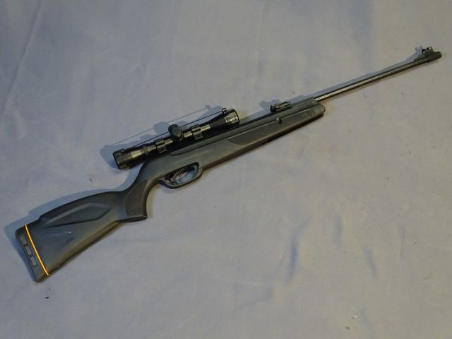 Cat D :  N°04/1c/238568/20 - Carabine à Plomb Marque Gamo  - Cal ...