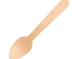 une cuillère en bois avec un manche en bois sur fond blanc