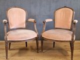 paire de fauteuils français de style louis xvi