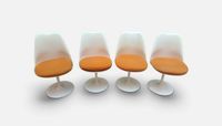 SAARINEN Ero (1910-1961), dans le goût de, suite de 4 chaise…