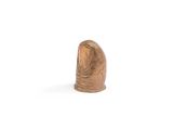 une image représentant une figurine en bronze représentant une personne