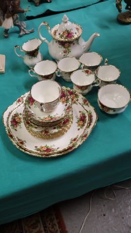 Royal Albert : partie de service à café en porcelaine 