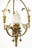 Lustre ou suspension orné d’un flambeau et de putti, en bron… (photo 3)