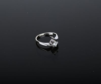 Bague "solitaire" or blanc 750/1000ème sertie d'un diamant d…