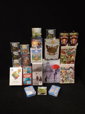 beaucoup de jeux vidéo et de jeux de société