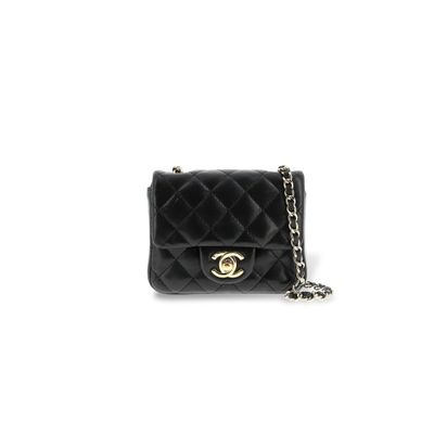 Mini sac à rabat Chanel en cuir d'agneau matelassé noir