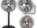 deux ventilateurs métalliques placés côte à côte sur un fond blanc
