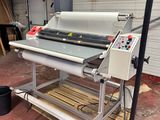 l'image d'une machine posée sur une palette