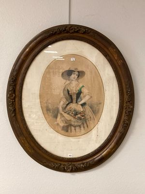 une photo d'une femme assise sur une chaise avec un panier de fleurs