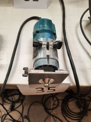 a machine that is sitting on top of a table