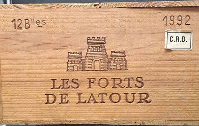 12 Bts LES FORTS DE LATOUR(CBO non ouverte) Pauillac 1992