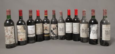 plusieurs bouteilles de vin sont alignées dans une rangée