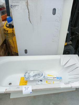 a bathtub that has been placed on a pallet