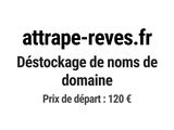 une photo en noir et blanc d'un panneau sur lequel on peut lire « attrape-rêves fr »