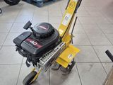 a small machine that is sitting on the floor