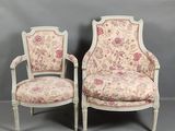 paire de fauteuils de style louis xvi