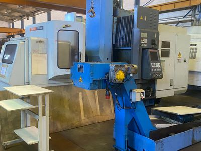 CENTRE d’USINAGE MAZAK FJV 3560 à commandes numériques année…