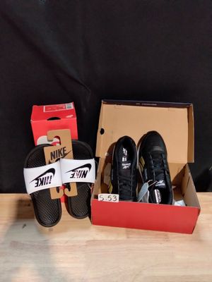 Lot de 2 paires de chaussures Taille 41 (claquette Nike blan…