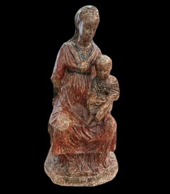 Vierge à l'enfant en terre cuite polychrome.