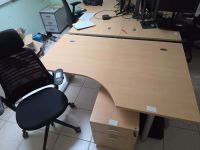 Un bureau + une chaise + un caisson (photo 2)
