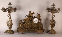 Garniture de cheminée en bronze ciselé et doré composée d'un… (photo 4)