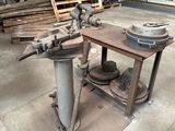 la photo d'une machine qui se trouve dans un garage