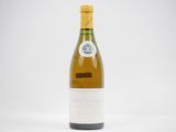 la bouteille de vin est posée sur une surface blanche