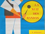 affiche représentant un homme tenant une raquette de tennis devant une horloge