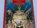 une image représentant un livre sur lequel figure une illustration d'un globe terrestre