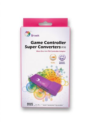 une manette de jeu violette dans son emballage, sur fond blanc