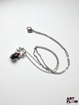 Collier en argent sterling orné d'une grenat et d'une autre grenat montés sur une chaîne