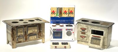 Ensemble de 3 cuisinières et 1 plaque de cuisson de poupée e…