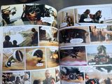 une photo d'un livre avec des photos de personnes dessus