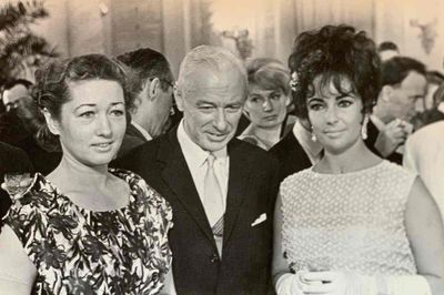YAKOV KHALIP (1908-1980) Elizabeth Taylor et Roman Karmen, M…