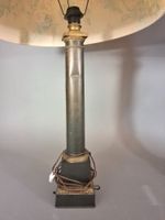 Paire de lampes en tôle, la base carrée à décor de frise de … (photo 2)