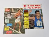 deux magazines posés sur la table, avec la photo d'un homme en train de courir