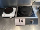 une photo d'une cuisinière sur laquelle est posée une plaque de cuisson