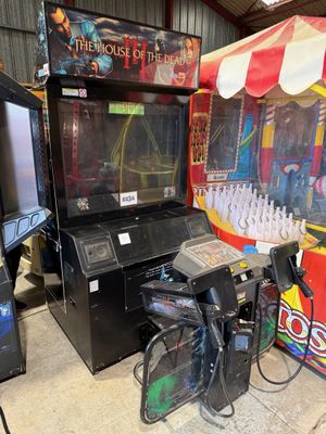 Jeu vidéo arcade tir THE HOUSE OF THE DEAD III