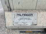 a sign on the back of a truck that says palfingerer