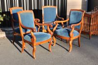 Suite de quatre fauteuils en noyer ou acajou et placage, dos… (photo 4)