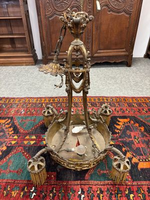 LUSTRE VASQUE à quatre bras de lumière en bronze.
