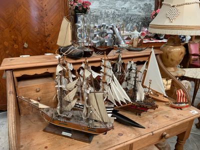 Lot de maquettes de bateau