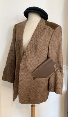 597 / G2 / Tenue marron, lot composé d'une veste en lai…