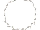 un collier en or blanc et diamants