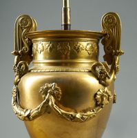 Paire de vases balustre sur piédouche en bronze ciselé et do… (photo 3)